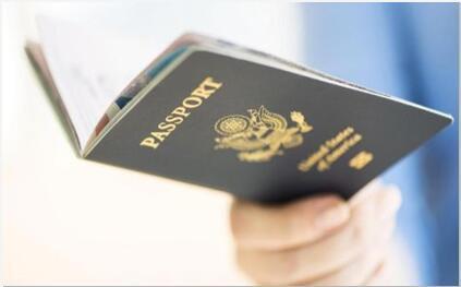 今年11月起，美国护照照片禁止戴眼镜！